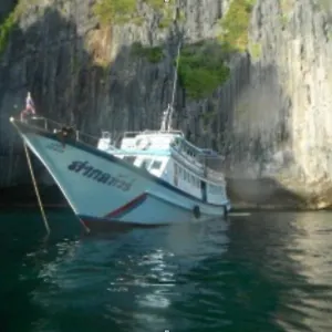 Maya Bay Sleepaboard Phi Phi Don